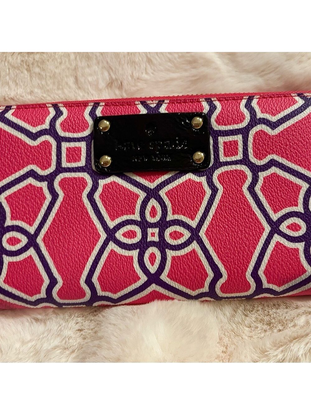 Kate Spade Long Zipper Wallet - EUC-  Pink and White Geometric
